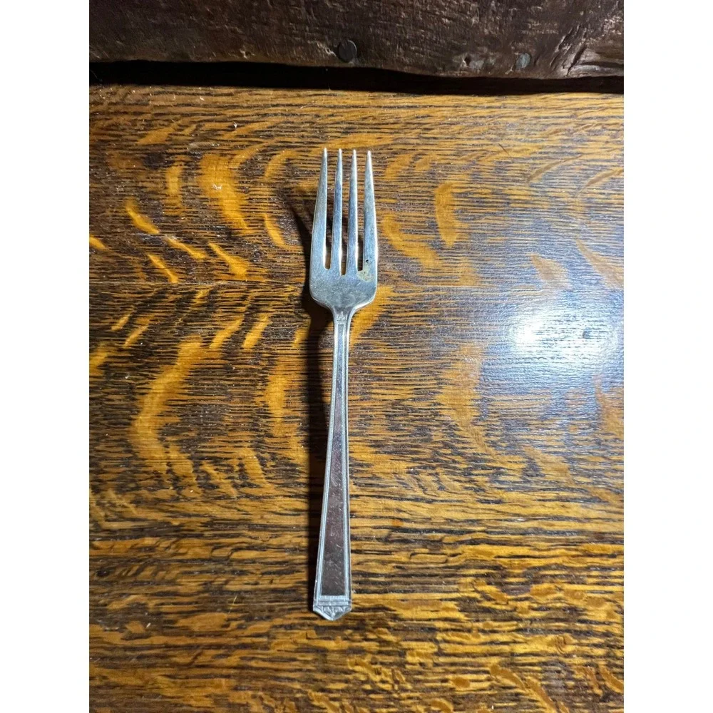 1847 Rogers Bros Heraldic Silverplate Fork Vintage Art Deco 6 Inch Flatware